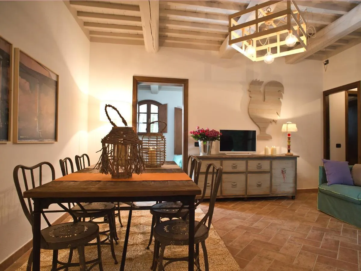 San Ruffino Apartments Lari